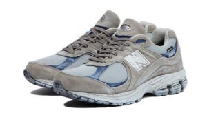 2002R Gore-Tex Light Grey